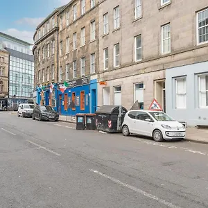 Apartment Contemporary 3 Bed City Centre - Ensuite, Edinburgh
